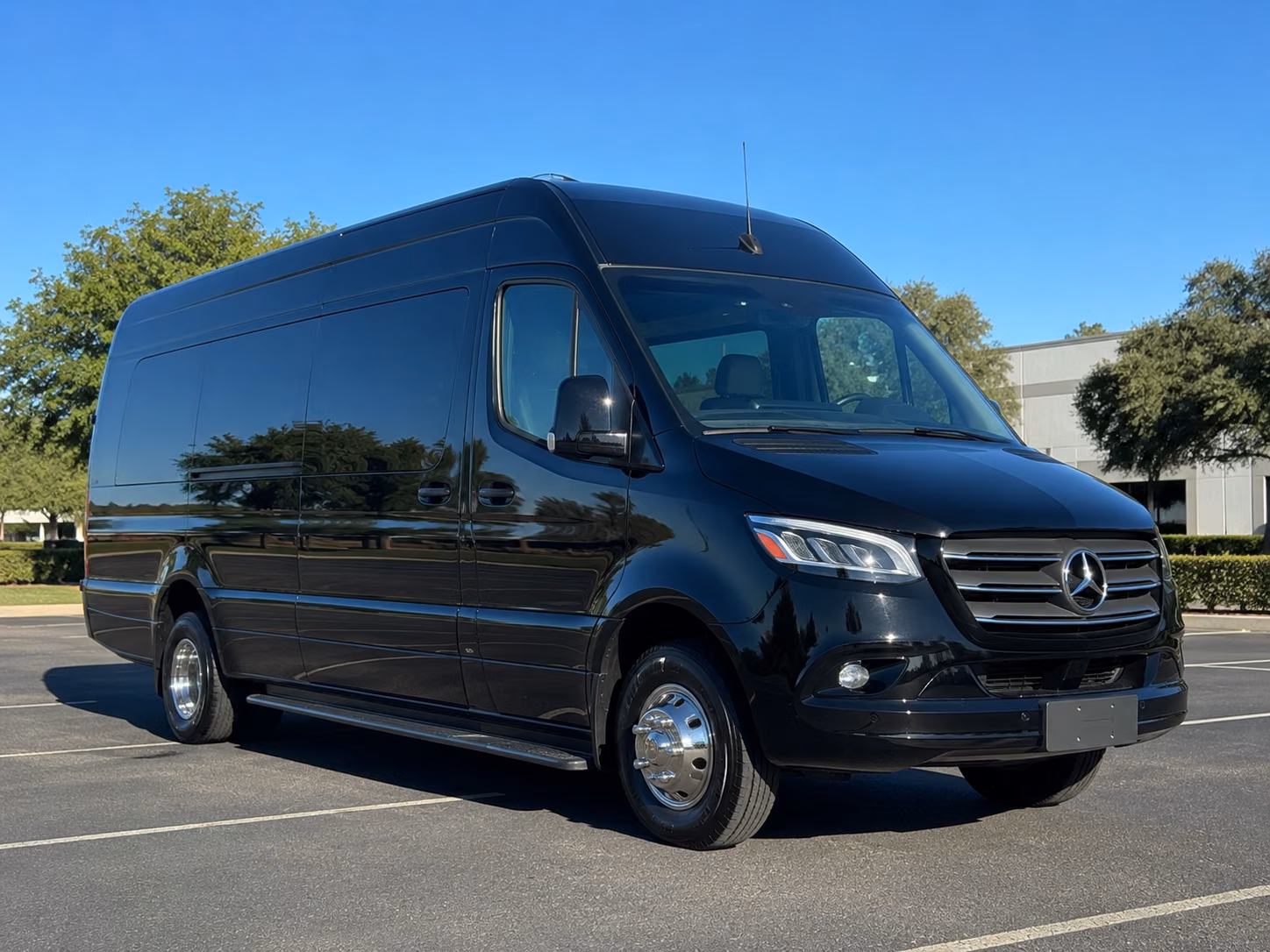find the perfect transportation for your next corporate event 1